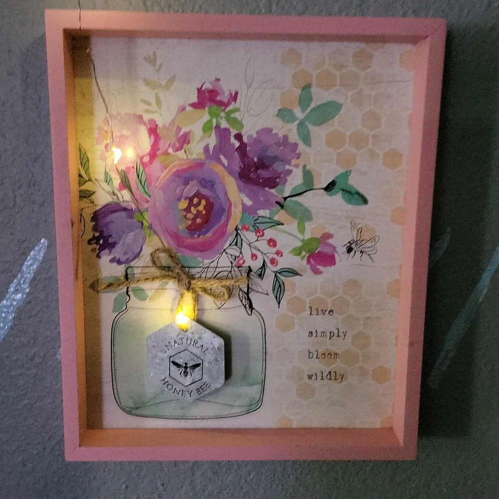 Decor - Picture 2 of 4